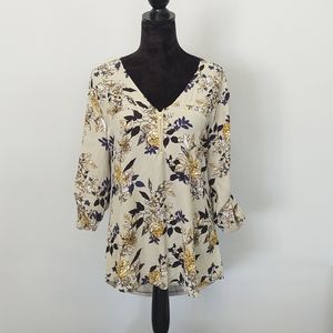 RUE 21 - NWT - Floral blouse